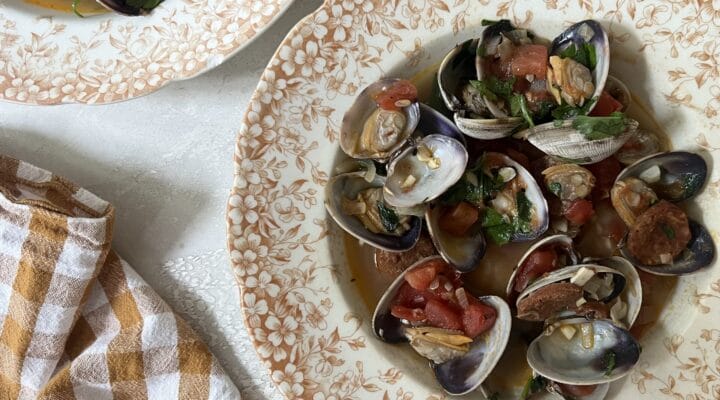 brothy clams with chorizo and tomatoes