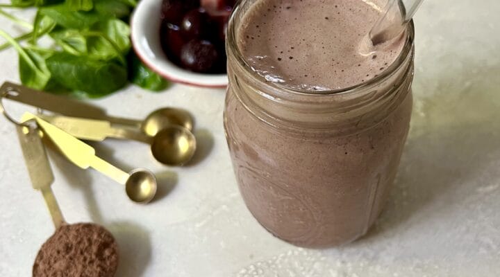 chocolate cherry bomb smoothie